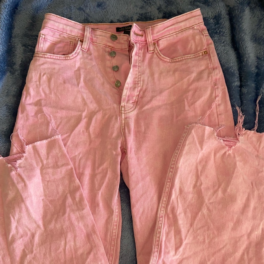 Super cute light pink jeans! I love them so much my butt is just to big for them
